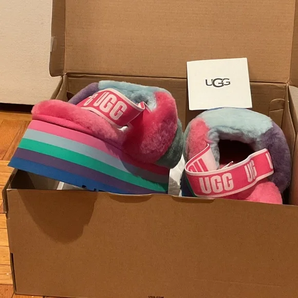 UGG Slippers - Picture 2 of 5